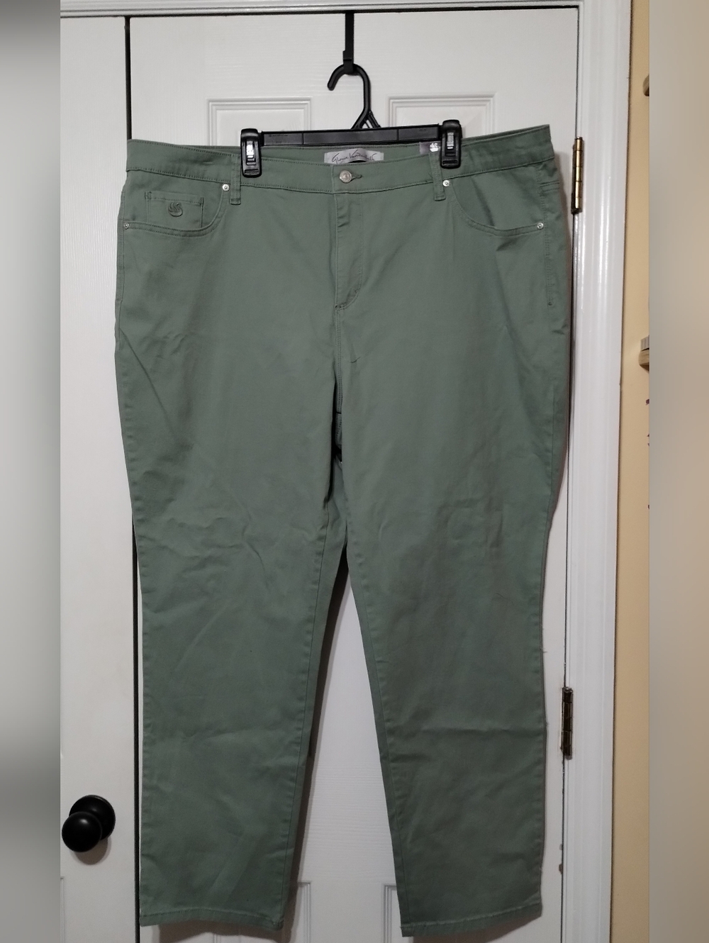 Gloria Vanderbilt Women's Size 22W Amanda Slim Pants – Olive –